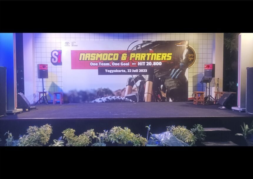 Backdrop Adalah